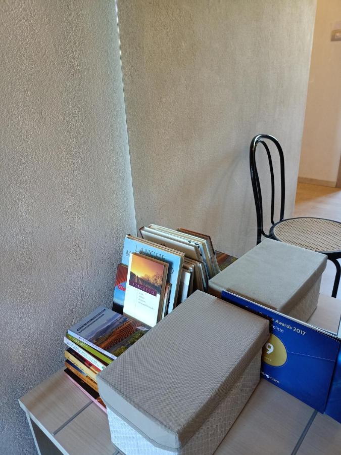 Ferienwohnung Vite Dipinte 1 Bilocale In Langa Novello Exterior foto