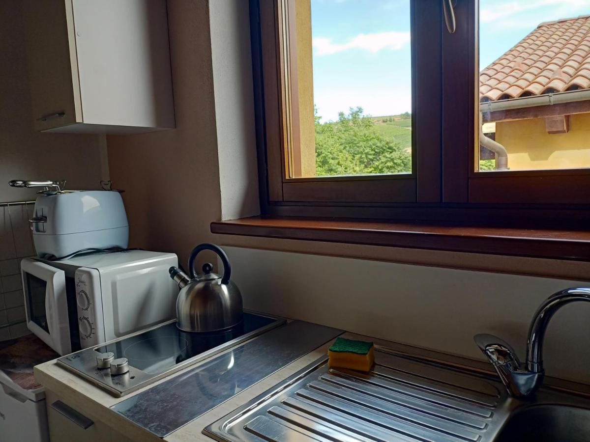Ferienwohnung Vite Dipinte 1 Bilocale In Langa Novello Exterior foto